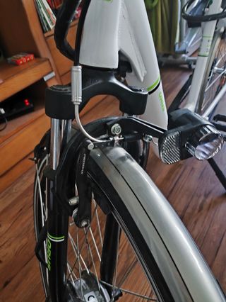 Bicicleta eléctrica blanca