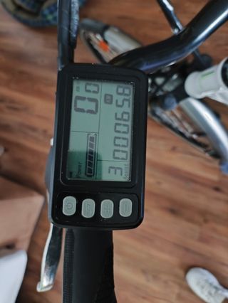 Bicicleta eléctrica blanca