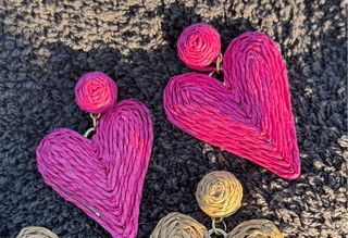 Pendientes rafia corazón