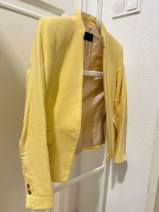 Americana Zara amarilla