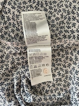 Blusa H&M fiori