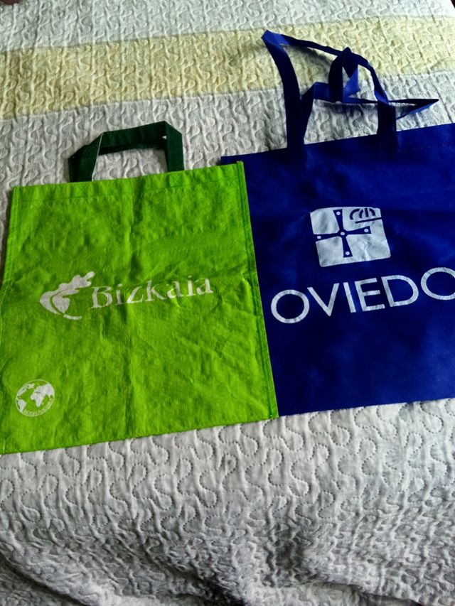 2 Bolsas tela: Bizkaia & Oviedo