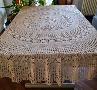 Tovaglia all'uncinetto beige vintage diametro 180