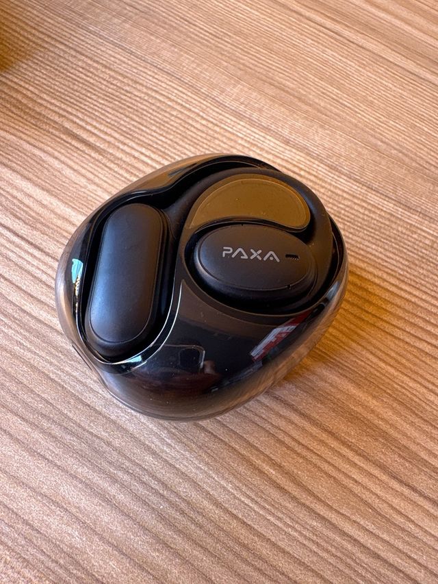 Cuffie AI per traduzione Paxa