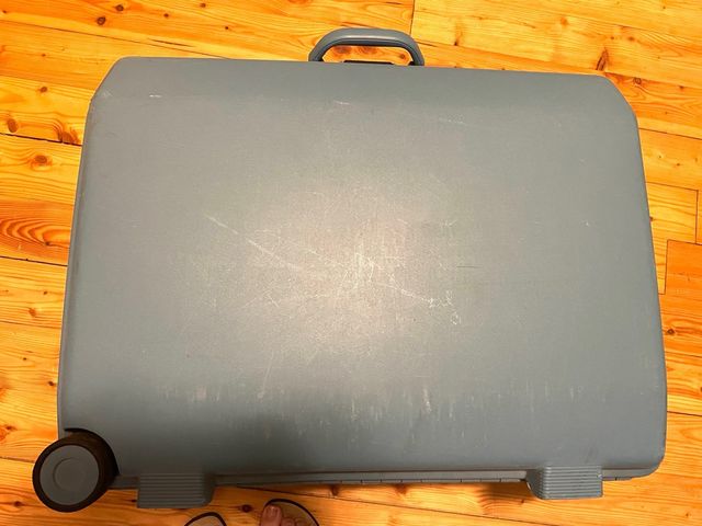 Valigia grande blu usata