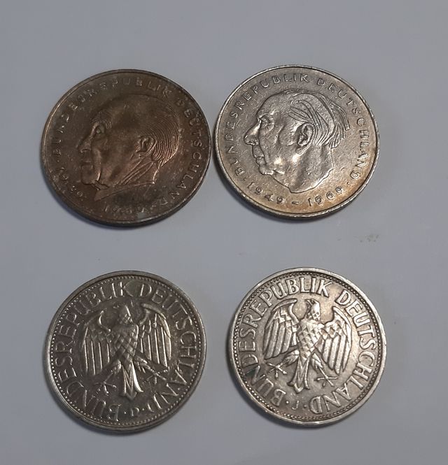 Set monete da collezione straniere