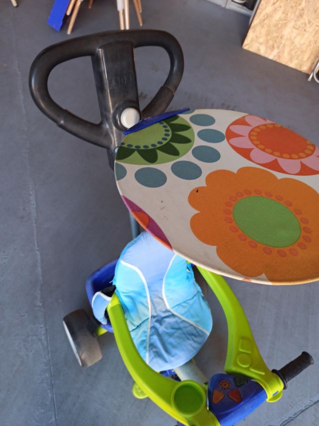 Triciclo para bebé adaptable con sombrilla