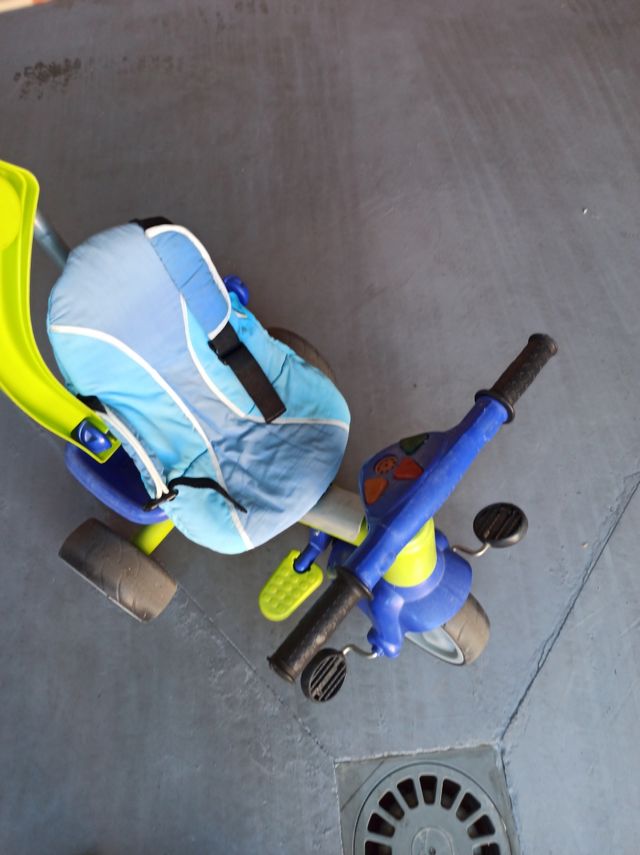 Triciclo para bebé adaptable con sombrilla