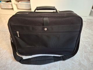Maletín de viaje negro