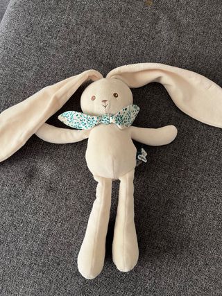 Conejo Kaloo peluche beige