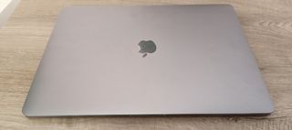 MacBook Pro 15 2019 i7 16gb Gráfica 4gb Touch Bar