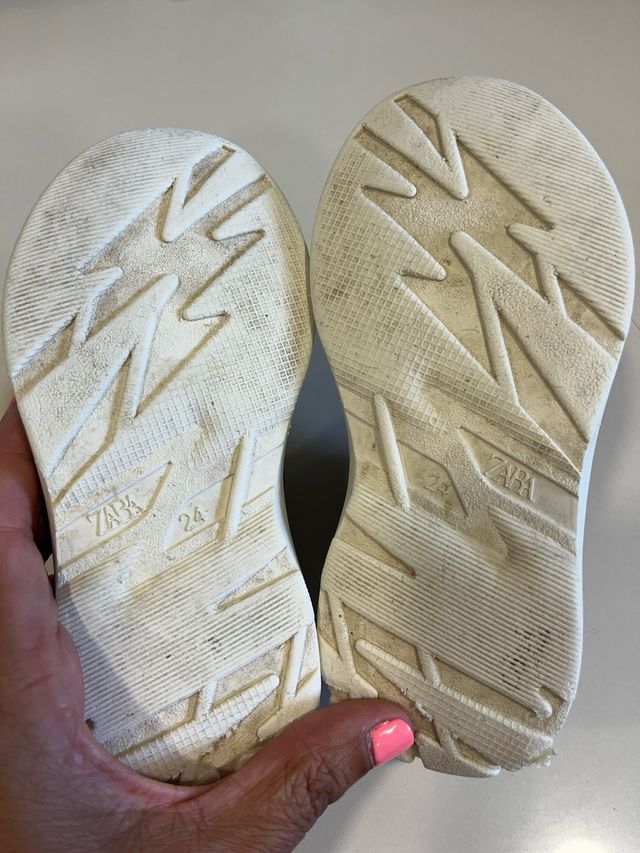 Zapatillas deportivas gato Zara niños T. 24