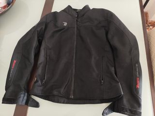 Chaqueta moto verano mujer.