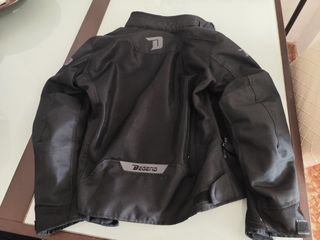 Chaqueta moto verano mujer.