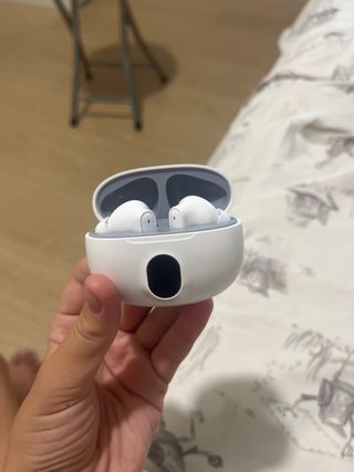 Auriculares inalámbricos blancos