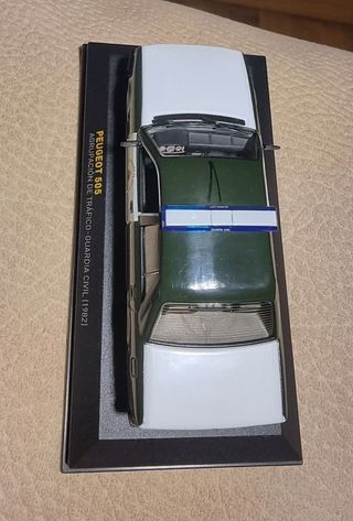 Peugeot 505 dela Guardia Civil escala 1/43