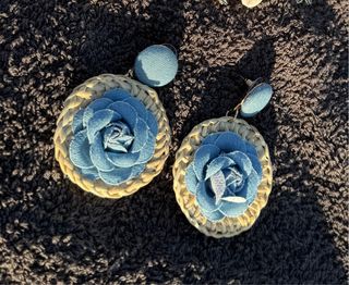 Pendientes rafia azul marino
