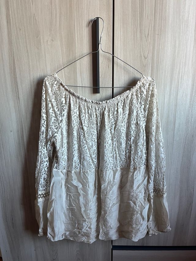 Blusa encaje beige