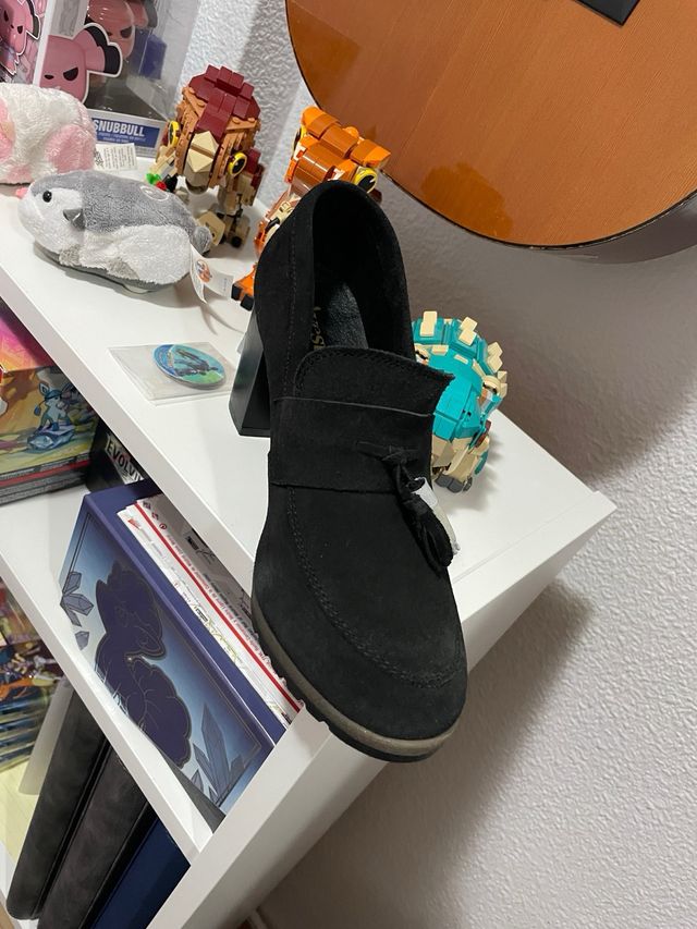 Zapatos Ayestaran tacón negros