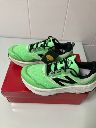 New Balance Hierro V9 - Talla 43