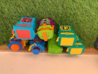 Figuras SuperThings y complementos