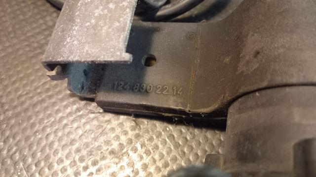 Bomba agua Mercedes Clase E W124