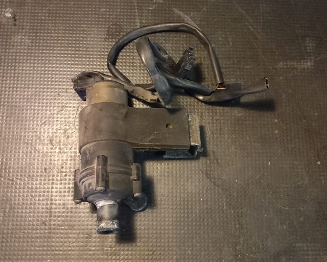 Bomba agua Mercedes Clase E W124
