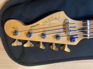 Bajo Fender Jazz Bass V activo