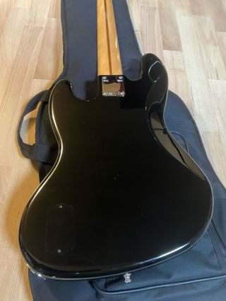 Bajo Fender Jazz Bass V activo