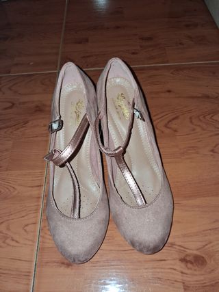 Zapato muy cómodo en rosa empolvado ,