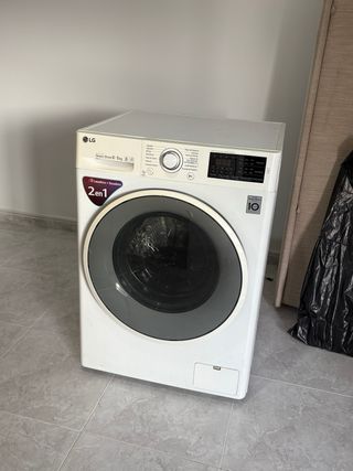 Lavadora-Secadora LG 8kg Direct Drive
