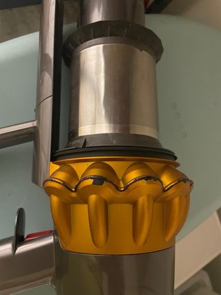 Dyson V15 SV22: Aspirapolvere senza fili