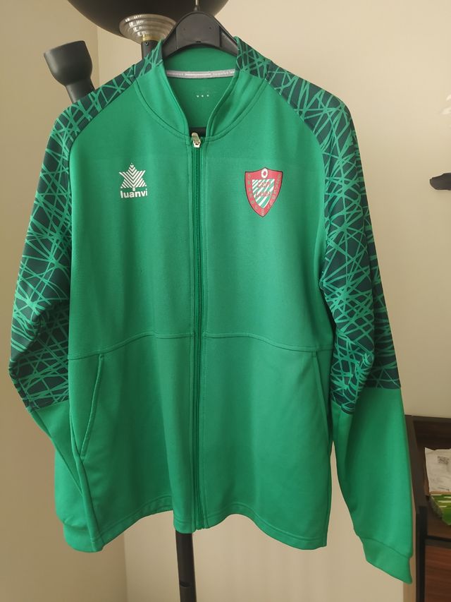 Equipación de vestir del Zazpilanda Kirol Taldea.