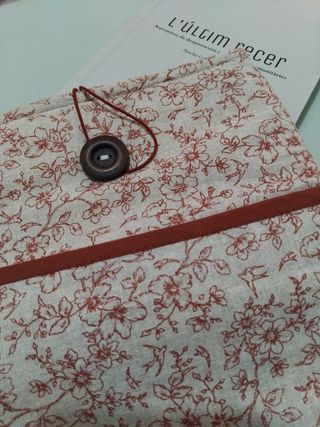 Funda para libros de tela con flores - airbook