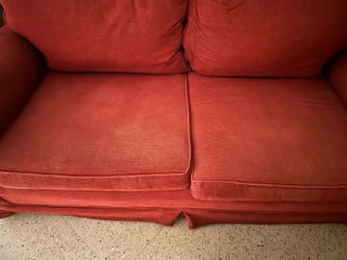 Sofá rojo 2 plazas