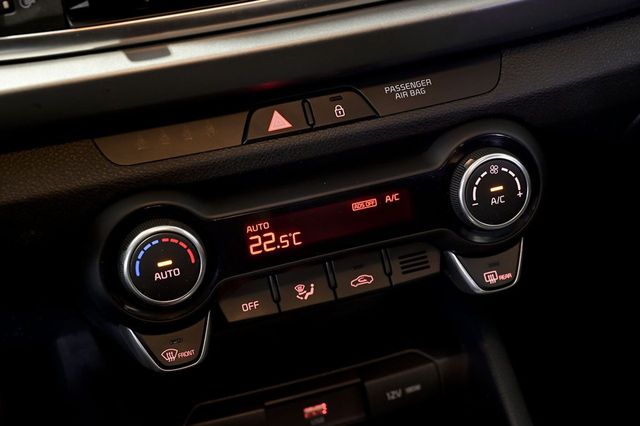 Kia Rio   1.0 TGDi 74kW 100CV MHEV iMT Concept 