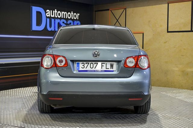 Volkswagen Jetta   1.4 TSI 140cv Advance 