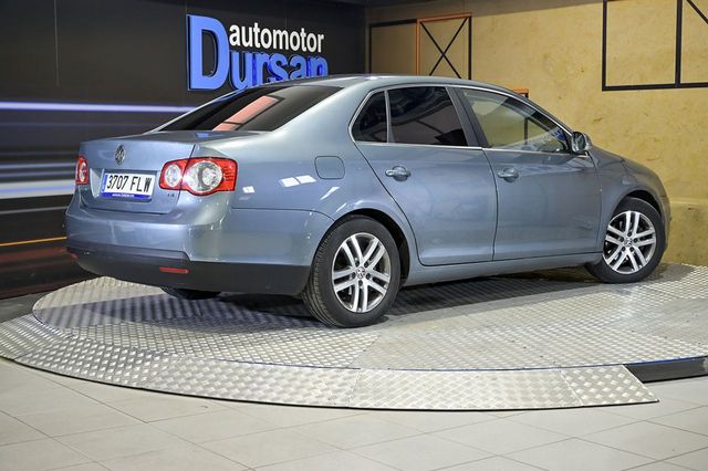 Volkswagen Jetta   1.4 TSI 140cv Advance 