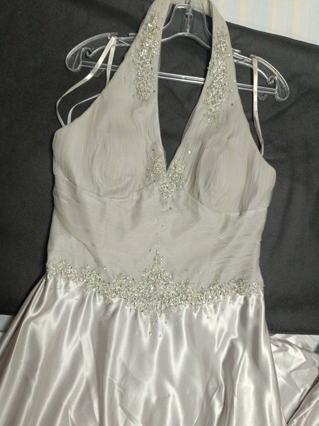 Abito da festa o da sposa in argento