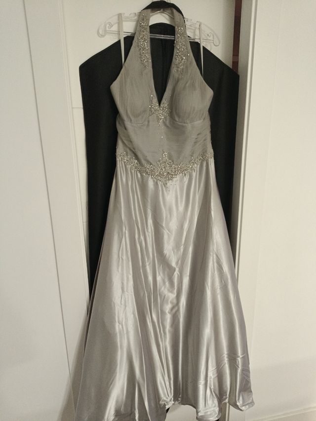 Abito da festa o da sposa in argento