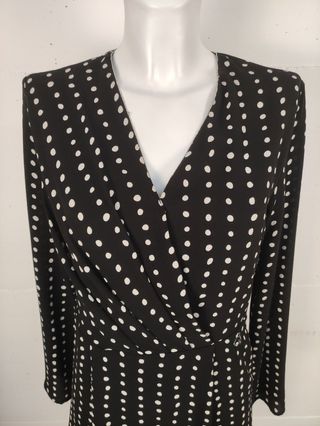 Vestito a pois bianco e nero