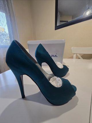 Zapatos tacón aguja color verde azulado
