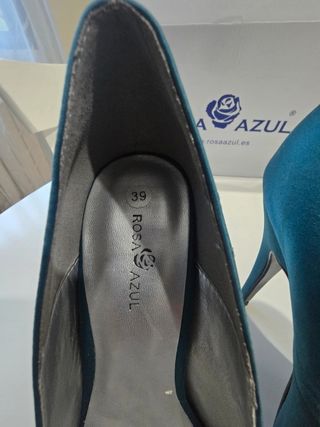 Zapatos tacón aguja color verde azulado
