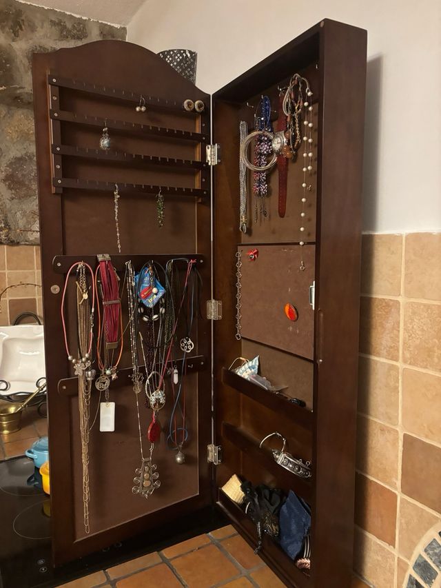 Caixa de jóias com espelho de madeira castanha