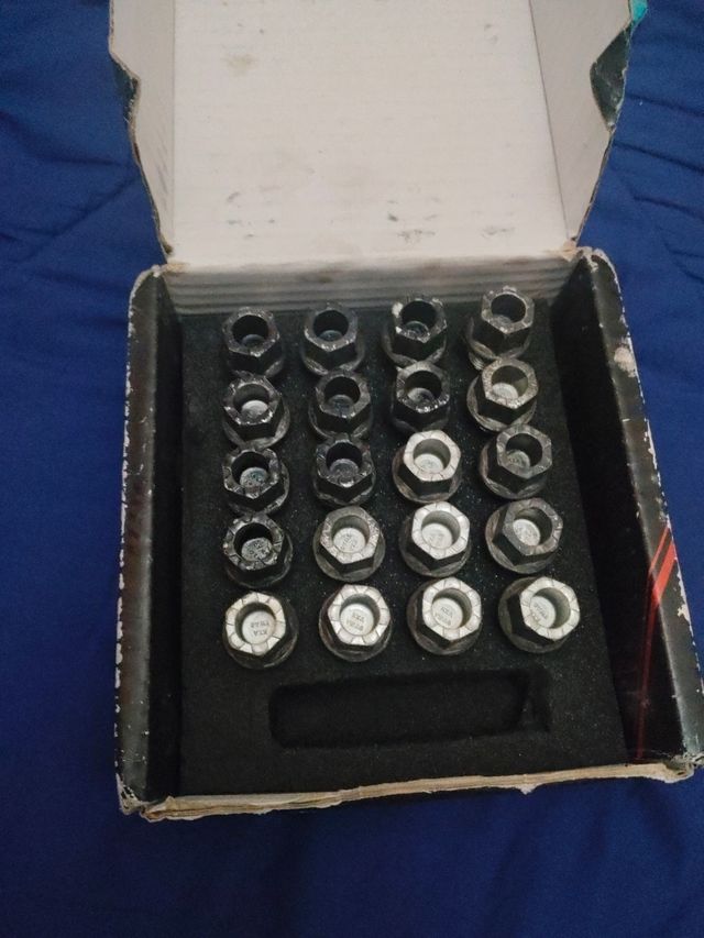 Juego tornillos Skoda Fabia