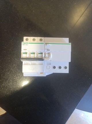 Interruptor Schneider ic60N 20A