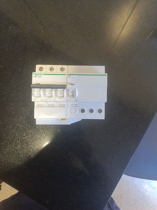 Interruptor Schneider ic60N 20A