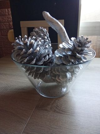 Centro mesa piñas y raíz  Artesano y rustico