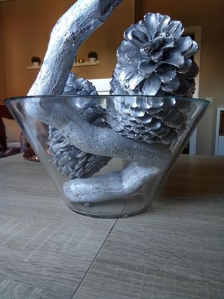 Centro mesa piñas y raíz  Artesano y rustico