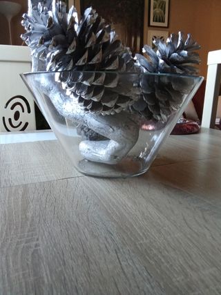 Centro mesa piñas y raíz  Artesano y rustico